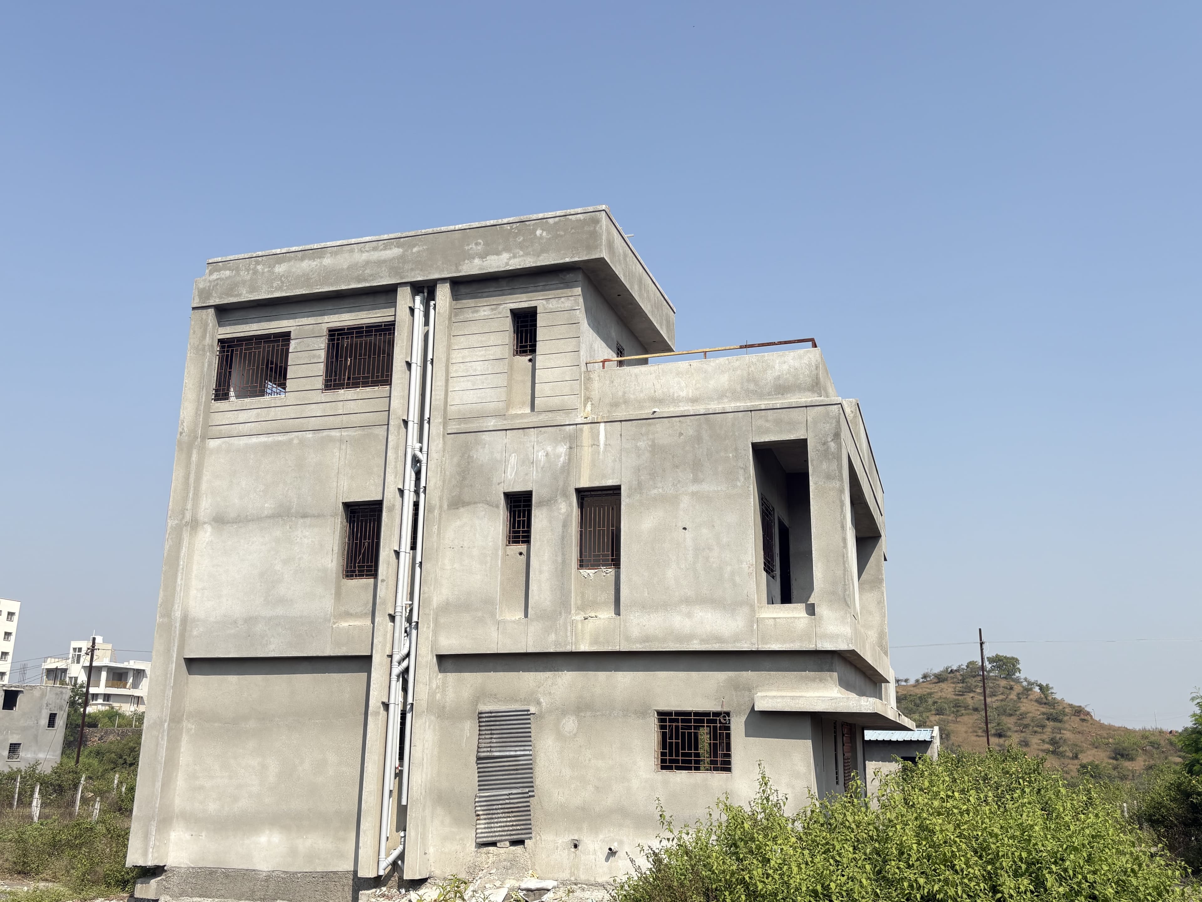 Kamthe Bungalow 6